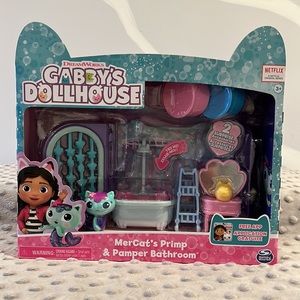 Gabby’s Dollhouse MerCat Primp and Pamper bathroom play set